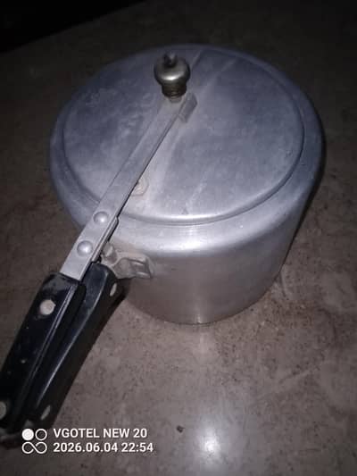 PRESSURE COOKER ( INDIAN)