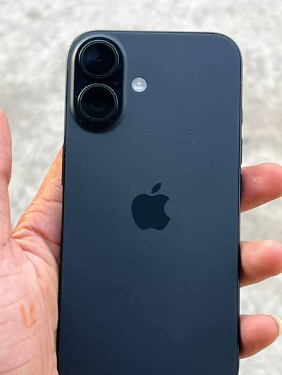 Apple iPhone 16
