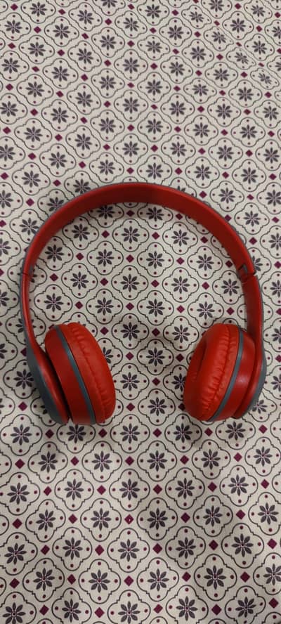 p47 wireless headphones