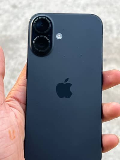Apple iPhone 16