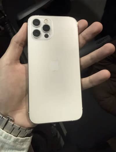 Apple iPhone 12 Pro (location pakpattan)