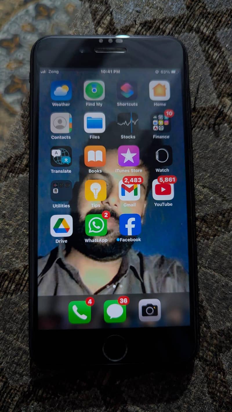 Apple iPhone 7 Plus 0