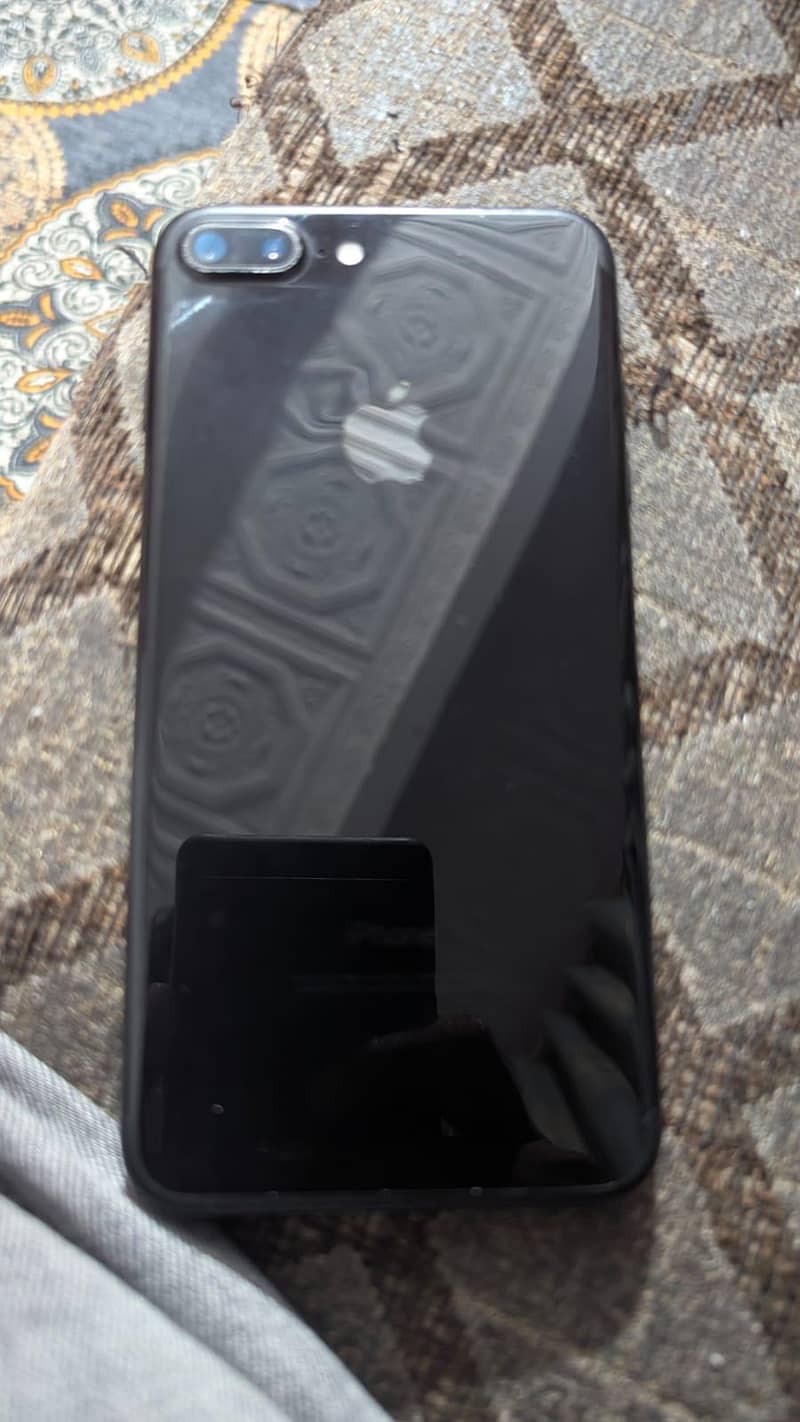 Apple iPhone 7 Plus 3