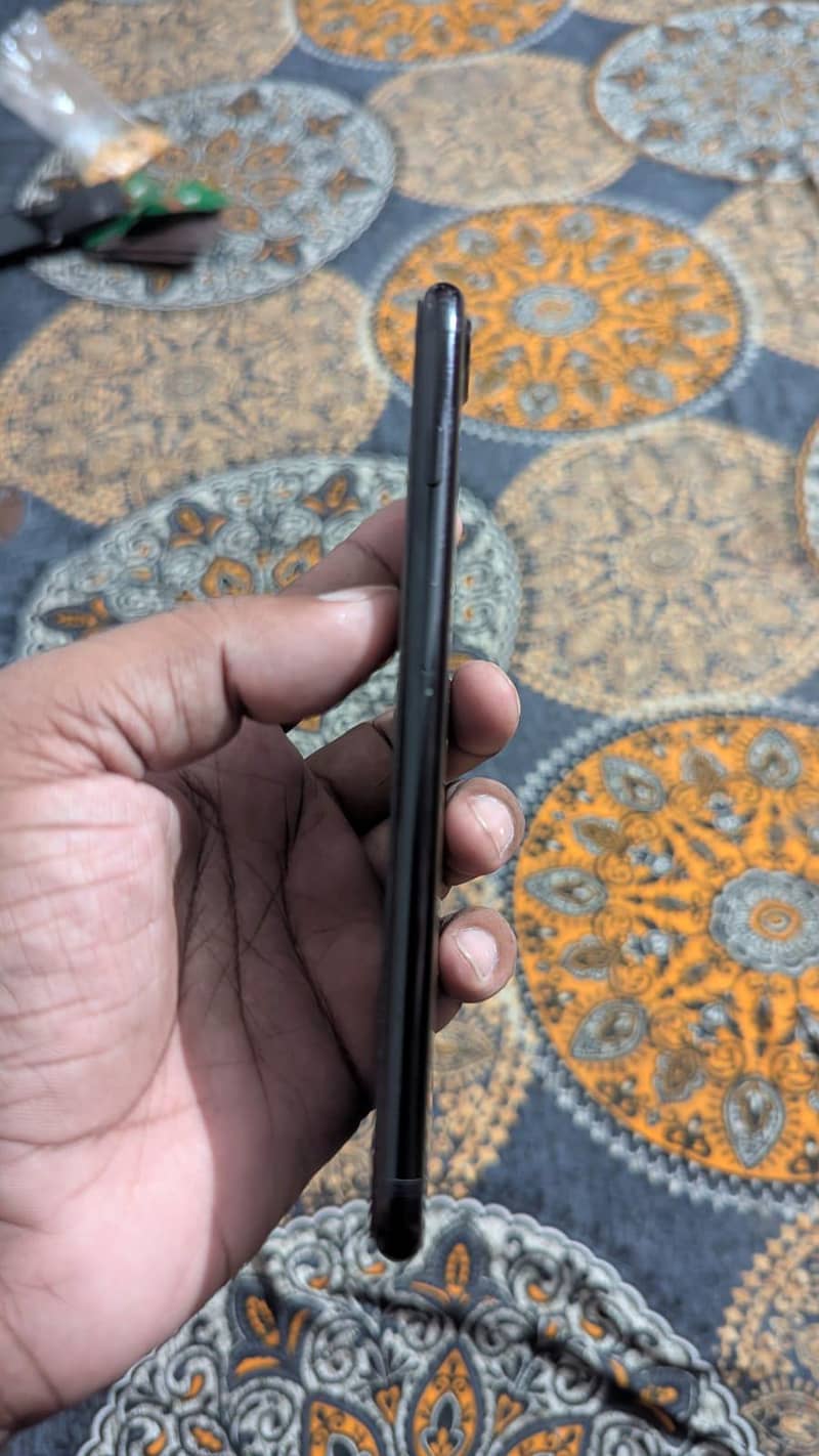 Apple iPhone 7 Plus 4