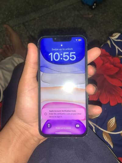 Apple iPhone 13