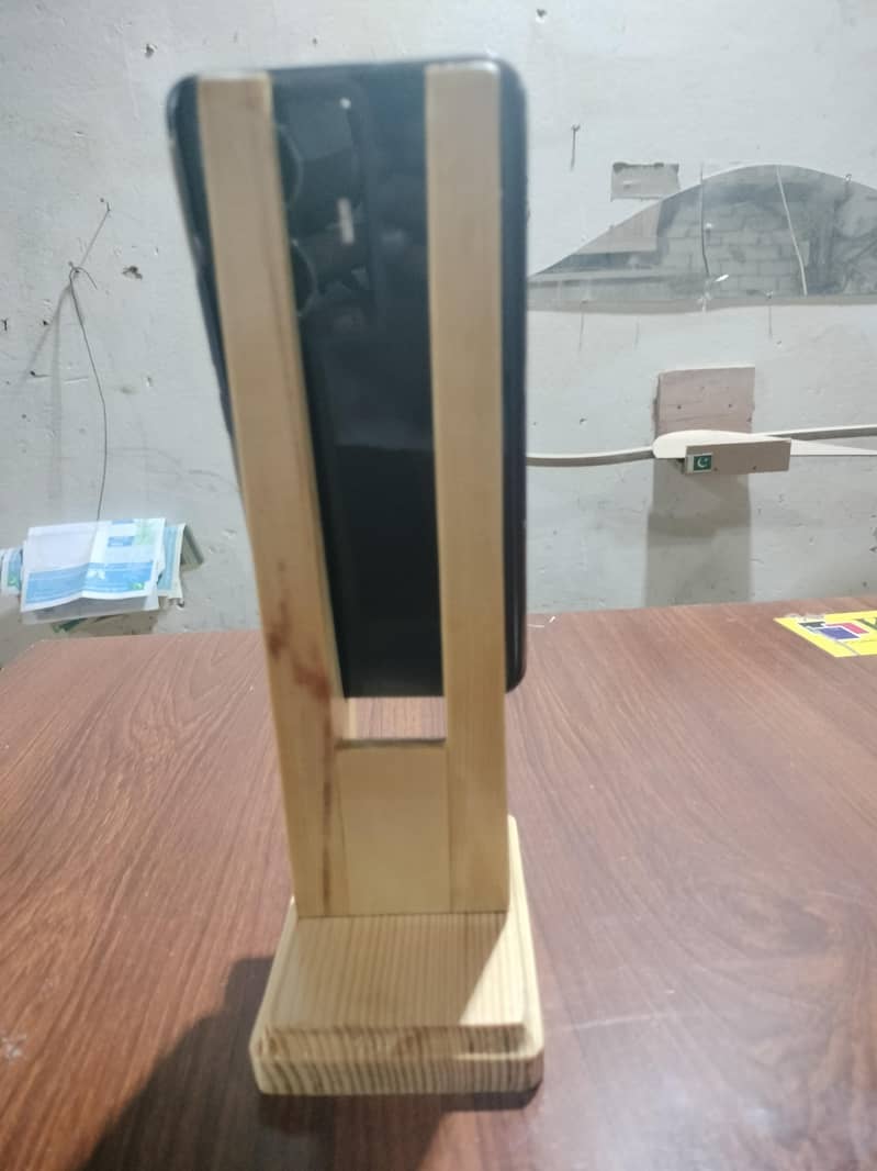 mobile stand 10
