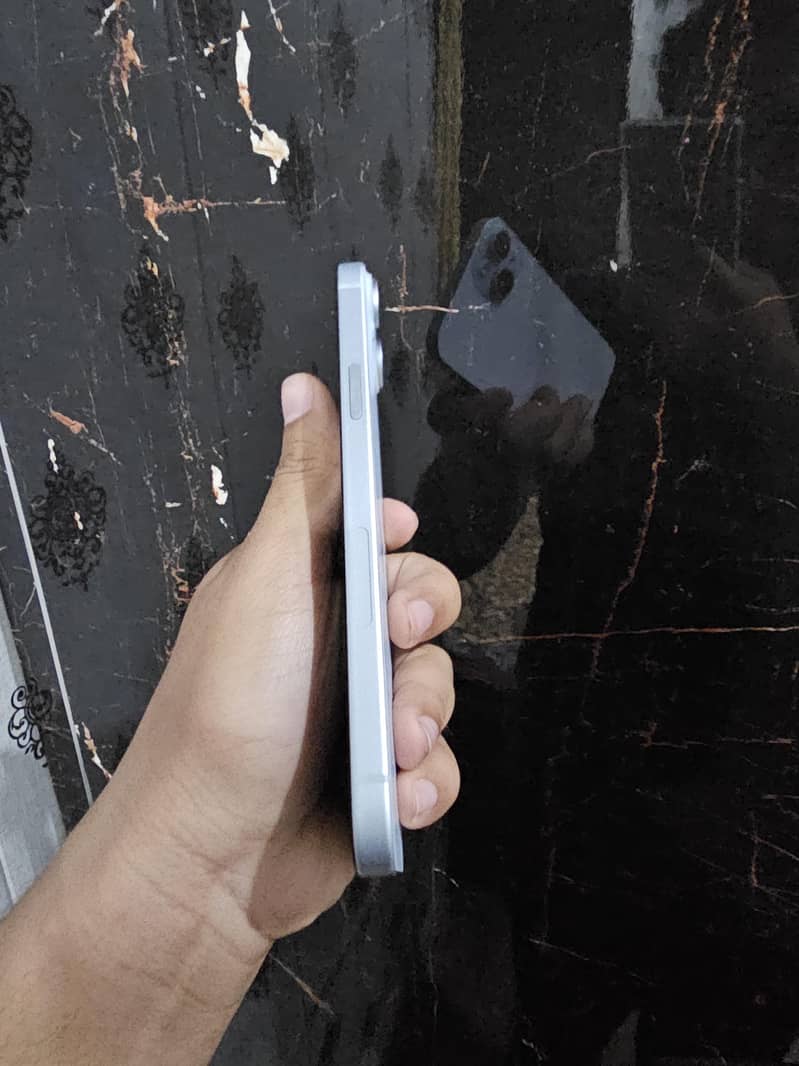 Apple iPhone 15 plus 1