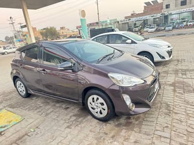 Toyota Aqua X Urban top of line 2015