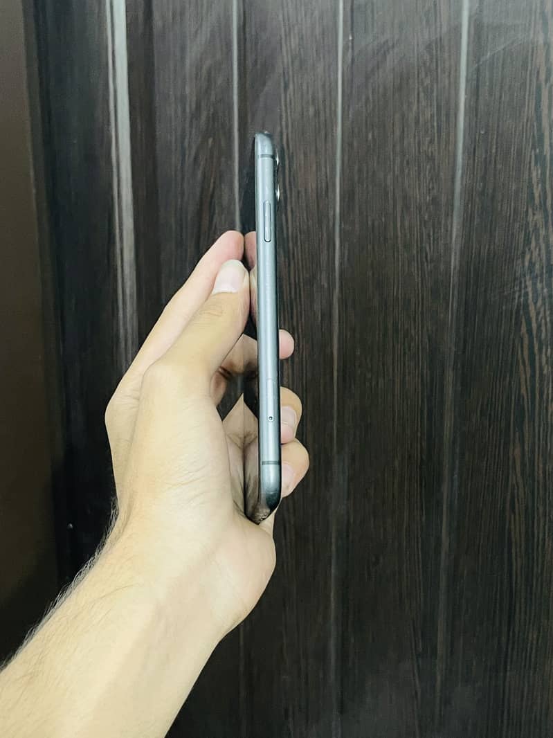iPhone 11 5