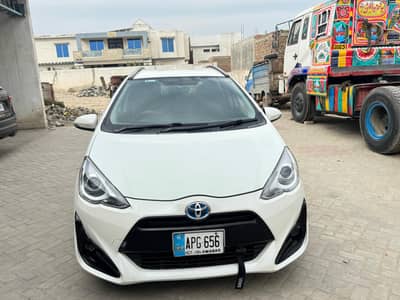 TOYOTA AQUA X Urban top of line 2015