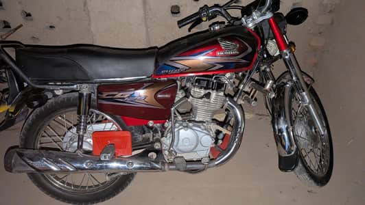 Honda 125 Totally jenion Lush Condition