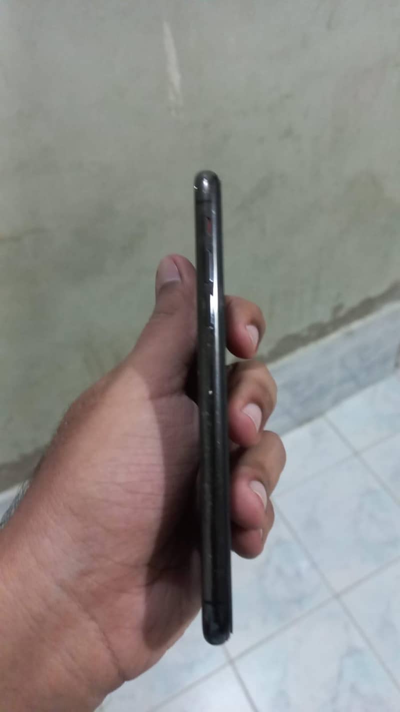 Apple iPhone X 3