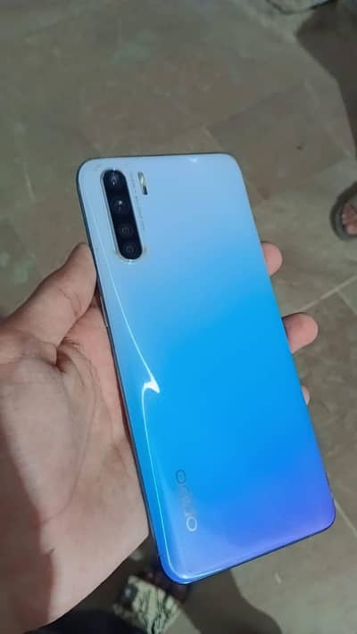 OPPO F15 condition 9/10 indisplay fingerprint box with charger
