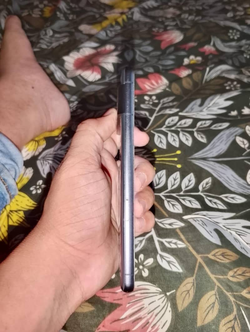 Google Pixel 7 4
