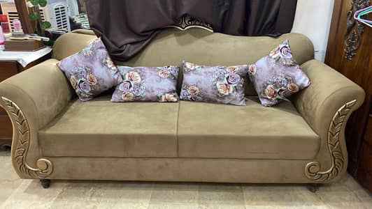 5 seater sofa neat and clean condition with velvet cloth