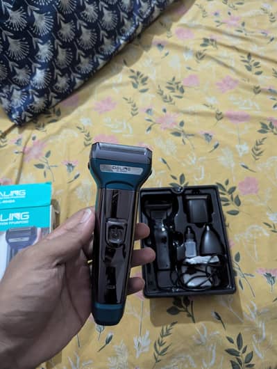 Daling DL-9048A 3 in 1 Men's Grooming Kit / Shaver