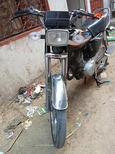 urgent sale Honda CG 125 15 model. 0319.28857. 16