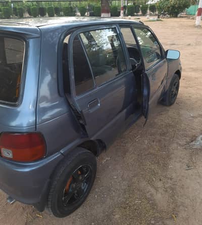 Daihatsu Cuore 2002