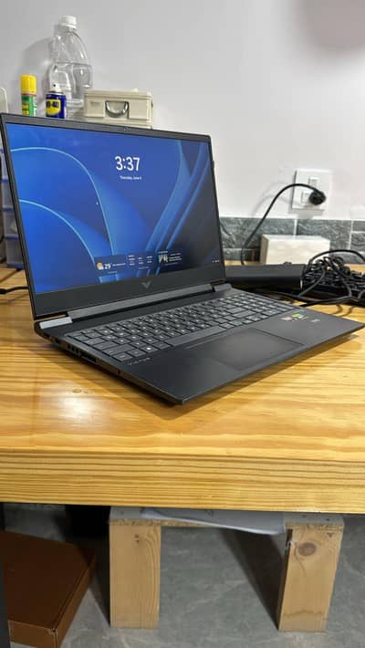 HP victus