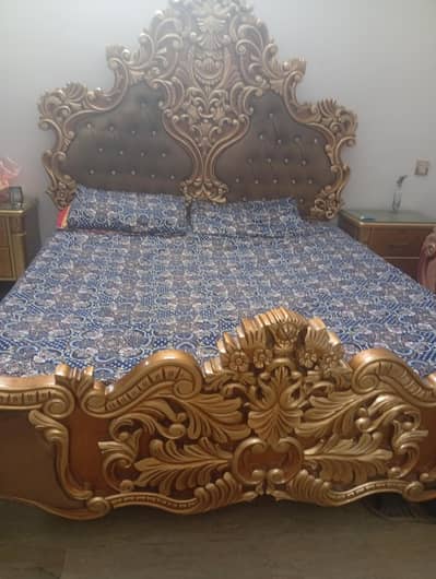 used king bed  side table &dressing