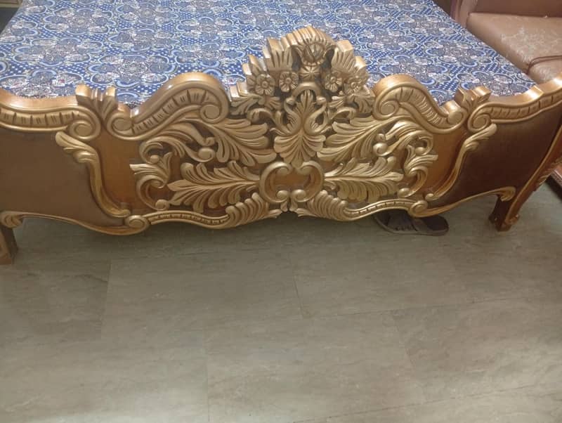 used king bed  side table &dressing 1