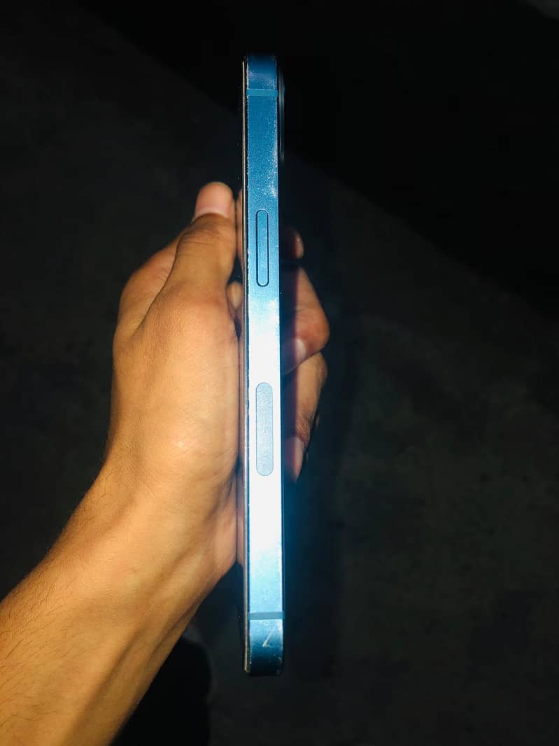 Apple iPhone 13 1