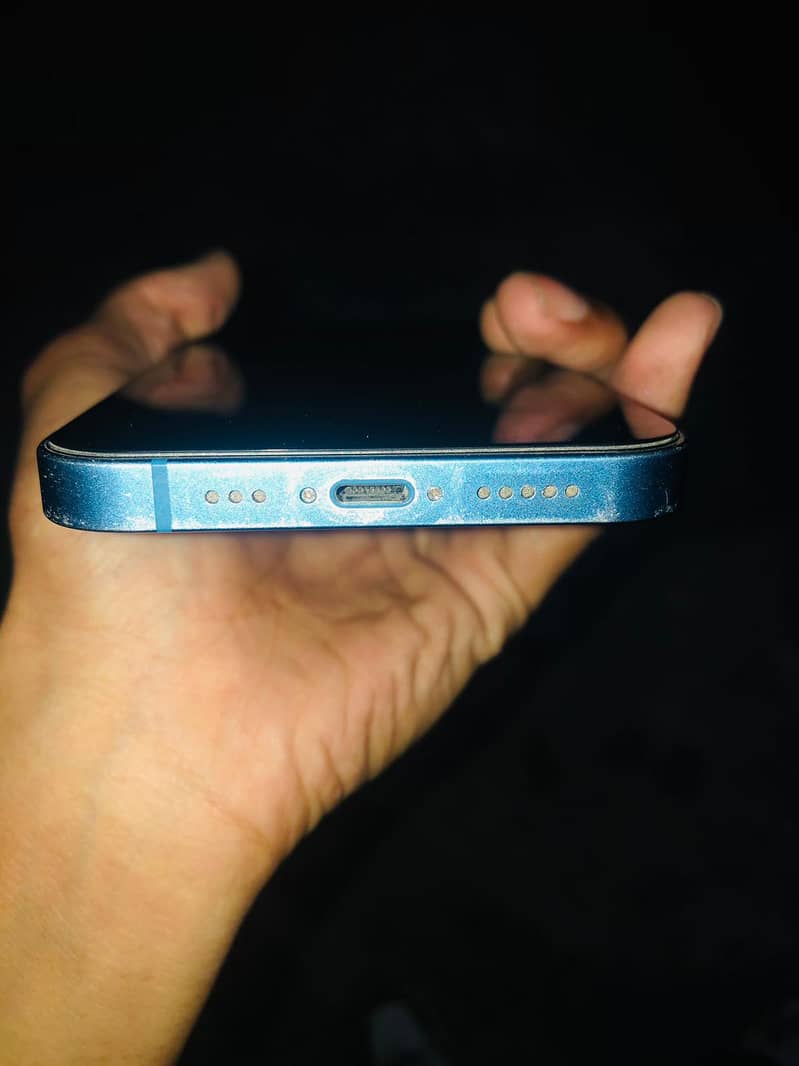 Apple iPhone 13 4