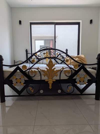 Steel Bedroom set for sale – Old but Freshly painted  and complete set