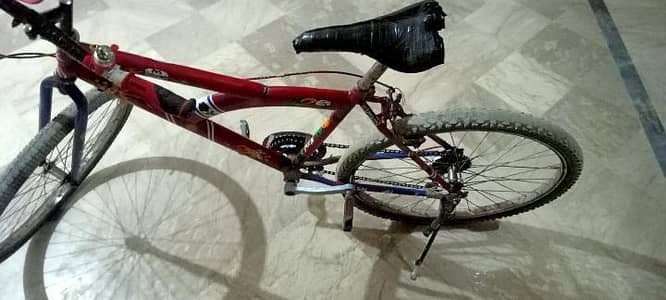cycle 8/10 condition. gears working
