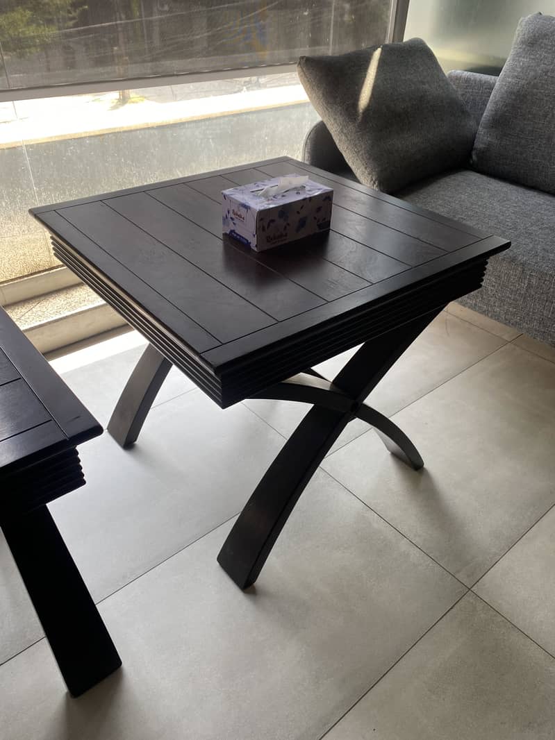 Center/corner table 3