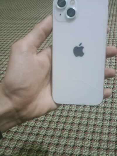 Apple iPhone 13