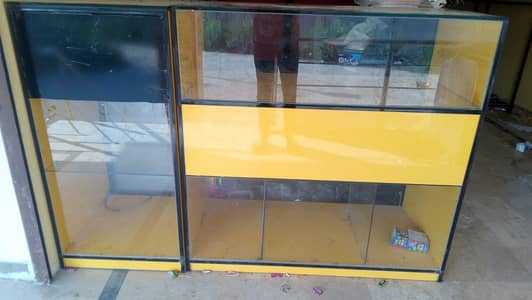 Glass Office, Shop table counter