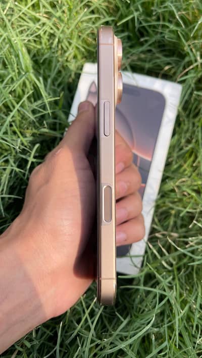 Apple iPhone 16 Pro Desert Titanium 128gb