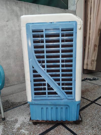 I am selling a new air cooler with good condition