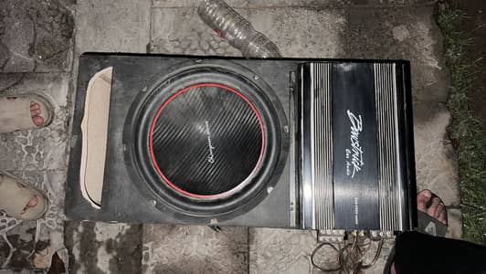 Amplifier and woofer