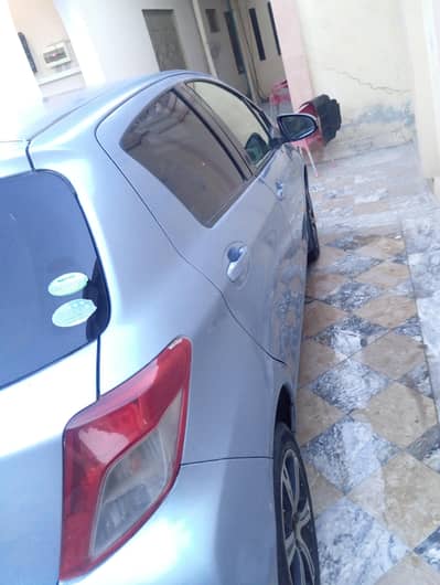 Toyota Vitz 2012