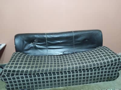 2 Sofas Hai