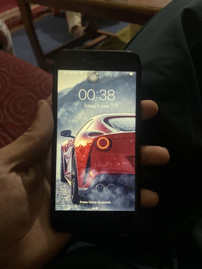 Apple iPhone 7 0