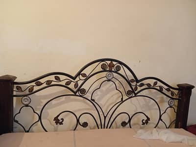 Strong Iron Bed For Sale With Spring Mattres