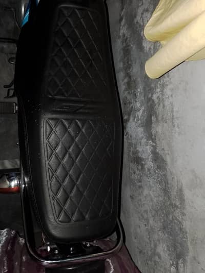 Honda 125 seat