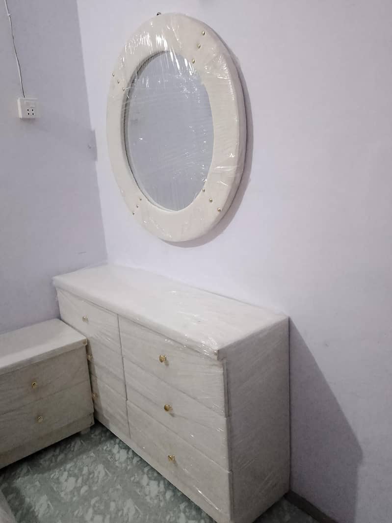 King size Double Bubble bed with2  side table 3