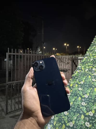 Apple iPhone 13