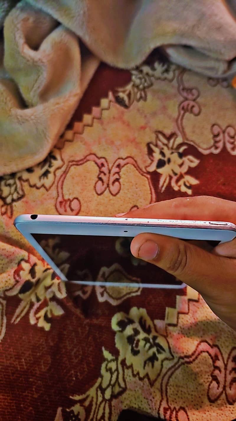 iPad mini 5 with box 3