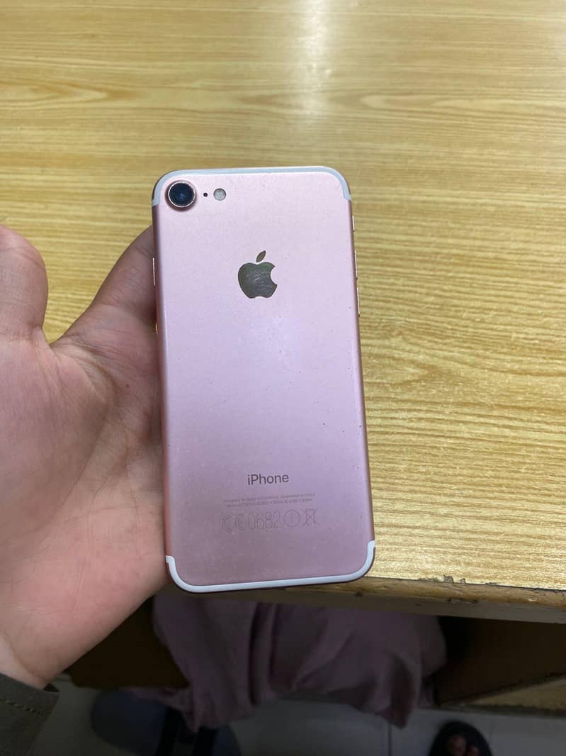 Apple iPhone 7 0