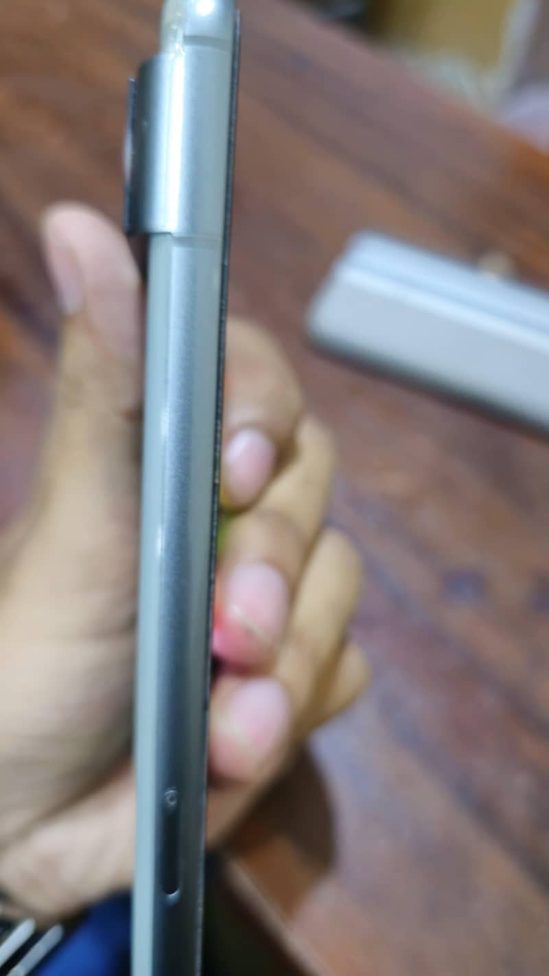 Google Pixel 8 6