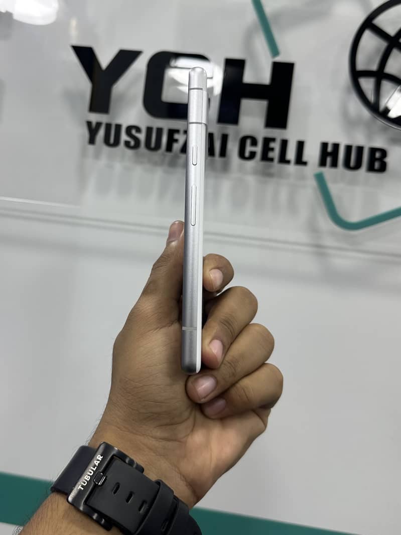 Google Pixel 7A 3