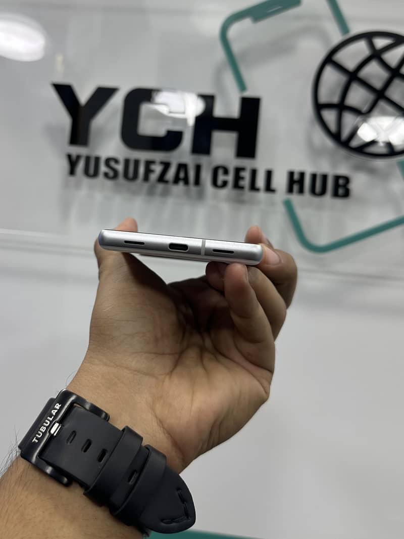 Google Pixel 7A 4