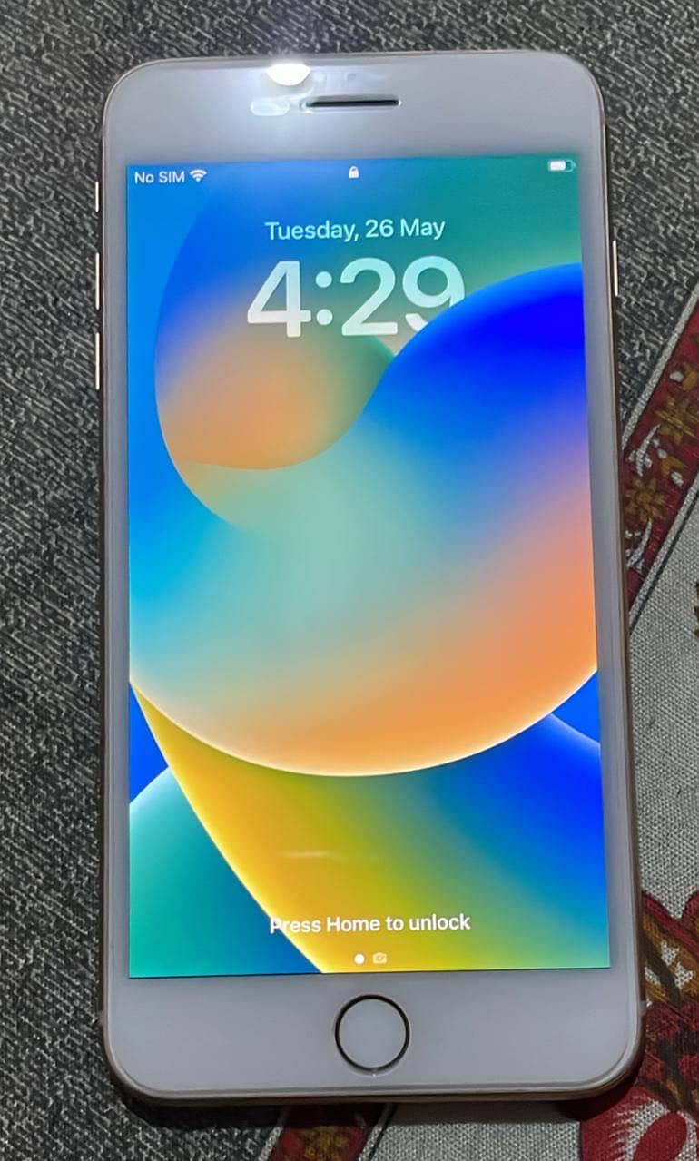 Apple iPhone 8 Plus 1