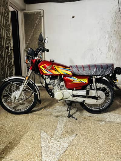 Honda CG125 2024/2026 . . Brand new condition. very low mileage only 12k