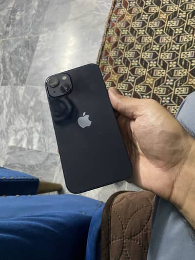 Apple iPhone 13